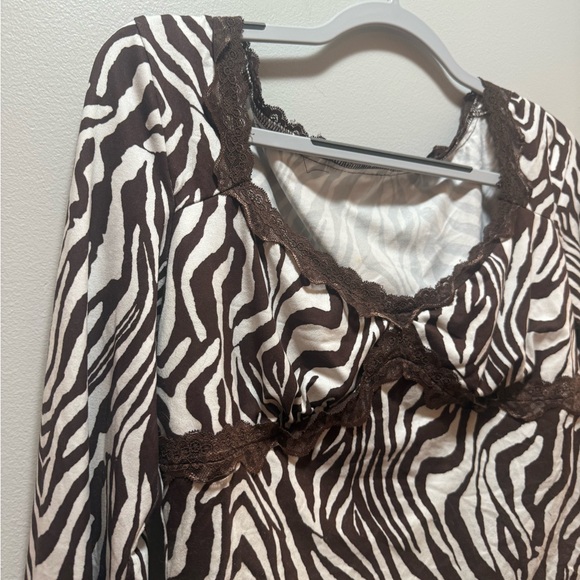Zebra Print Top - Picture 3 of 4